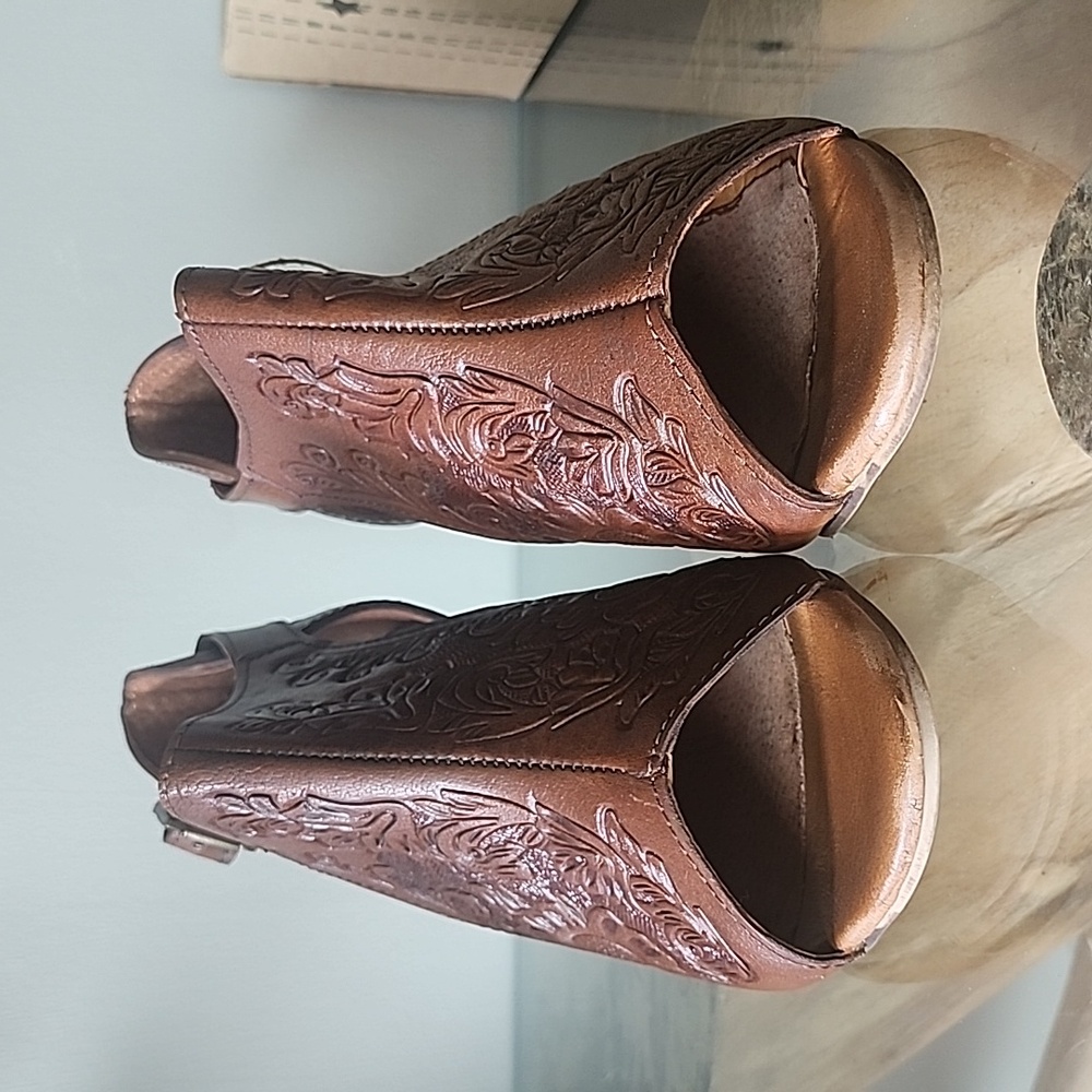 ROPER Mika Closed Back Open Toe Embossed Brown Leather Heels Womens 9.5 - Picture 2 of 9